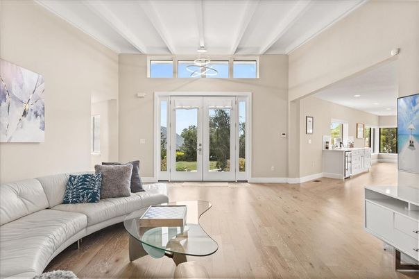 Interior, Living room, Recessed Lighting, Wood Texture Flooring