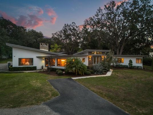 Backyard, Exterior, Facade, Ranch