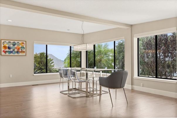 Chandelier, Dining room, Interior, Recessed Lighting, Wood Texture Flooring