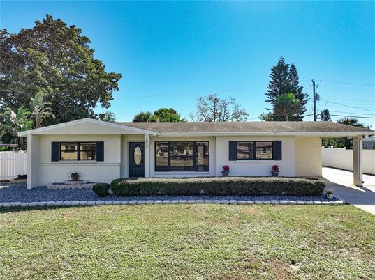 Backyard, Exterior, Facade, Ranch