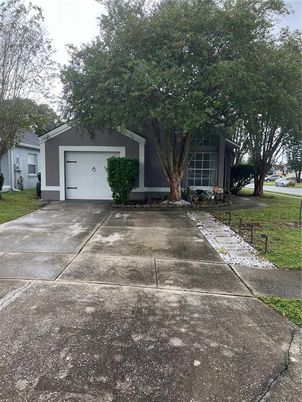 Attached, Exterior, Facade, Ranch