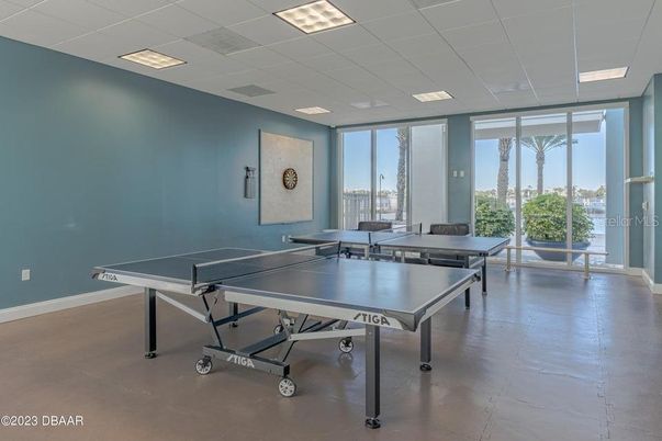 Game Room, Interior, Recessed Lighting