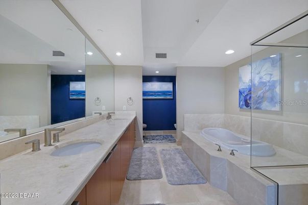 Bathroom, Dual Sink Vanities, Interior, Recessed Lighting