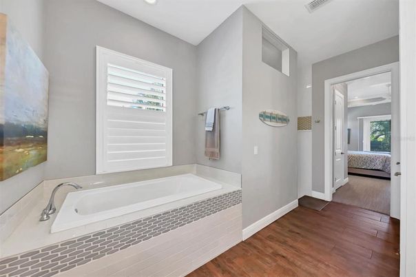 Bathroom, Interior, Recessed Lighting, Wood Texture Flooring