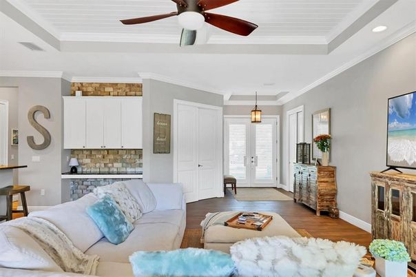 Interior, Kitchen, Living room, Pendant Lights, Recessed Lighting, Wood Texture Flooring