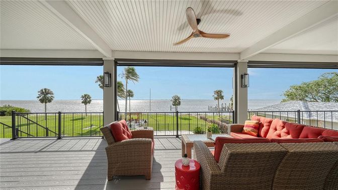 Interior, Sun Room, Water