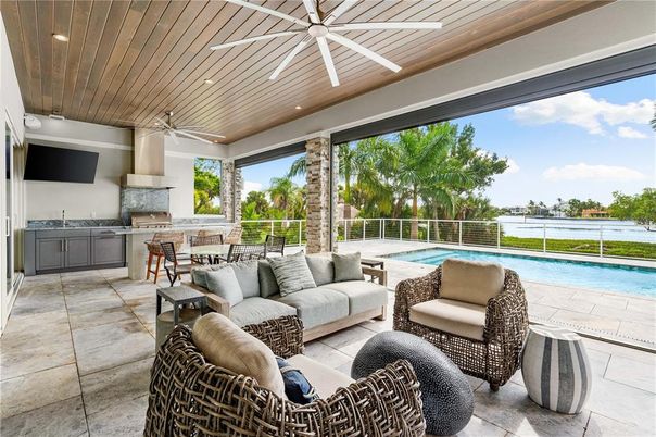 Exterior, Living room, Pool, Water