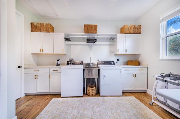 Interior, Kitchen, Washer, Wood Texture Flooring
