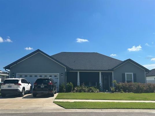 Attached, Exterior, Facade, Ranch