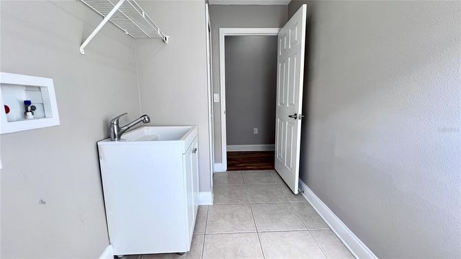 Interior, Washer
