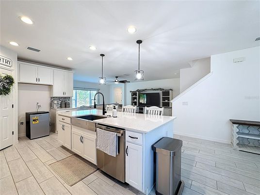 Dining room, Interior, Kitchen, Pendant Lights, Recessed Lighting, Wood Texture Flooring