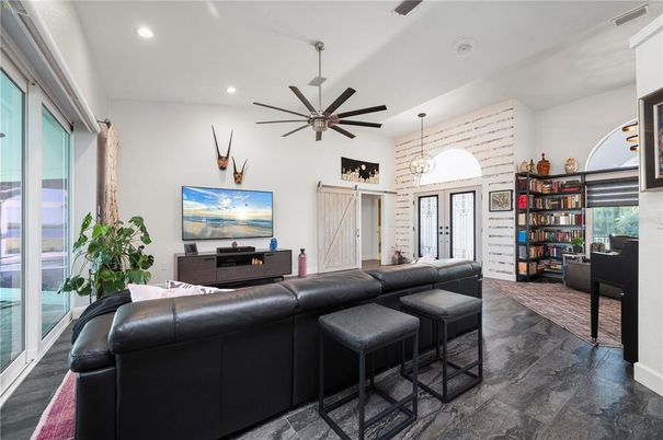 Interior, Living room, Pendant Lights, Recessed Lighting