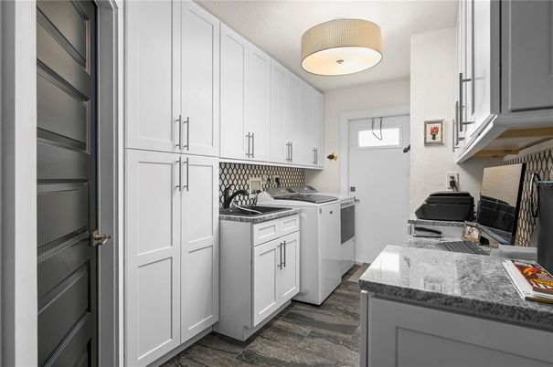 Interior, Kitchen, Washer, Wood Texture Flooring