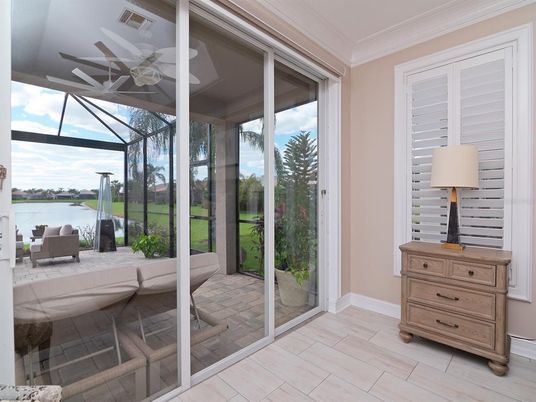 Interior, Sun Room, Water