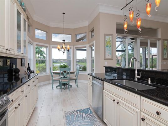 Chandelier, Dining room, Interior, Kitchen, Pendant Lights