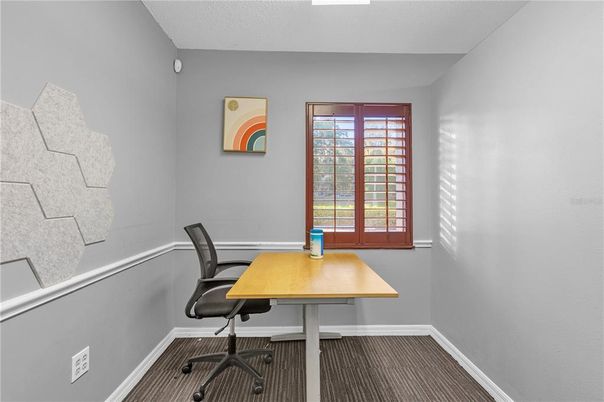Home Office, Interior