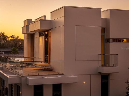 Exterior, Facade, Modern