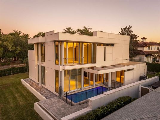 Backyard, Exterior, Facade, Modern