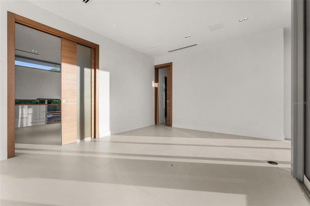 Empty room, Interior, Recessed Lighting