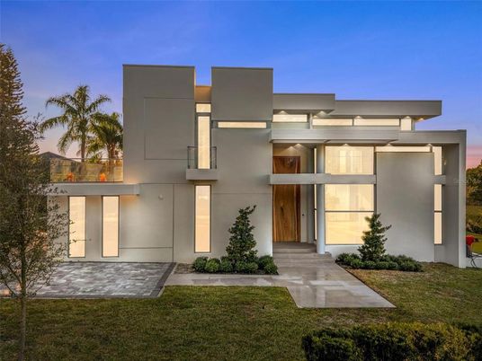 Backyard, Exterior, Facade, Modern