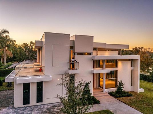 Backyard, Exterior, Facade, Modern
