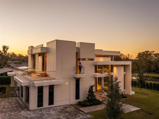 Backyard, Exterior, Facade, Modern