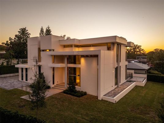 Backyard, Exterior, Facade, Modern