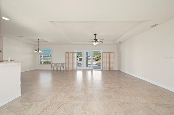 Empty room, Interior, Pendant Lights, Recessed Lighting