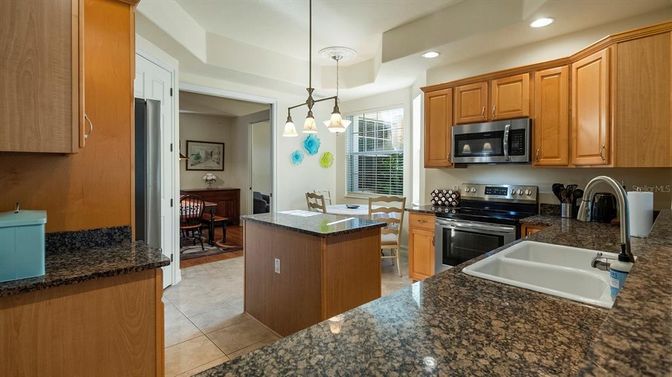 Dining room, Interior, Kitchen, Pendant Lights, Recessed Lighting, Stainless Steel Appliances