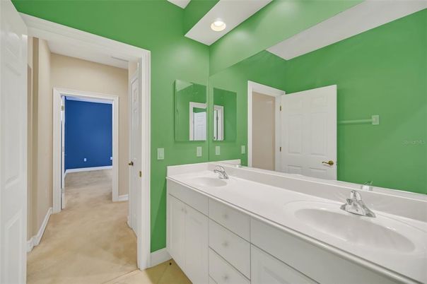 Bathroom, Dual Sink Vanities, Interior, Recessed Lighting