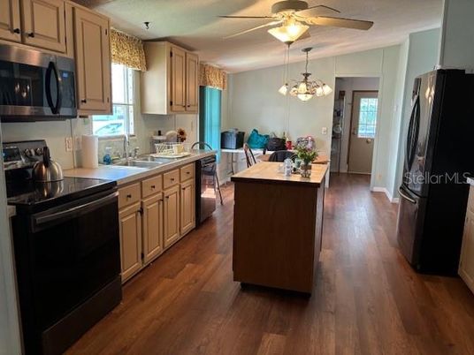 Chandelier, Dining room, Interior, Kitchen, Wood Texture Flooring