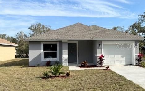 Attached, Exterior, Facade, Ranch