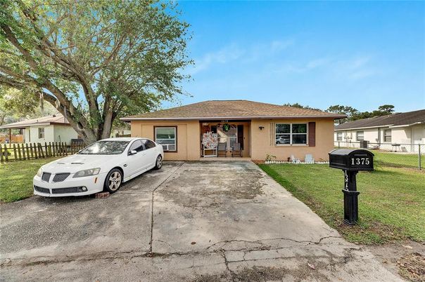 Backyard, Exterior, Facade, Ranch