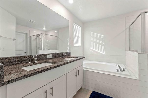 Bathroom, Dual Sink Vanities, Interior, Recessed Lighting
