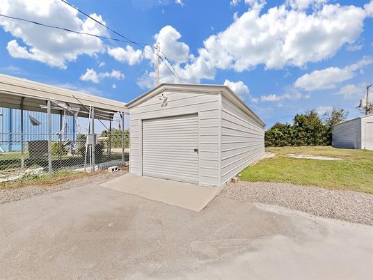 Detached Garage, Exterior