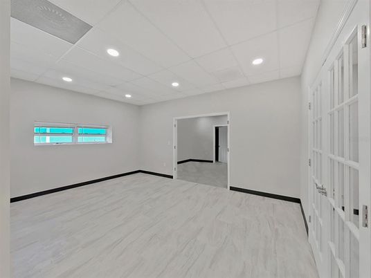 Empty room, Interior, Marble, Recessed Lighting