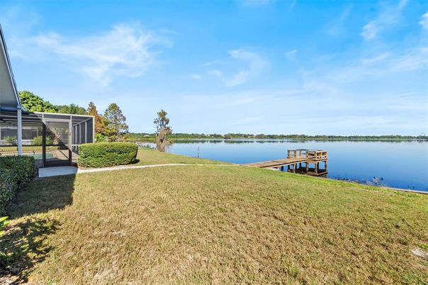 Exterior, Lake