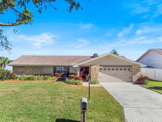 Attached, Exterior, Facade, Ranch