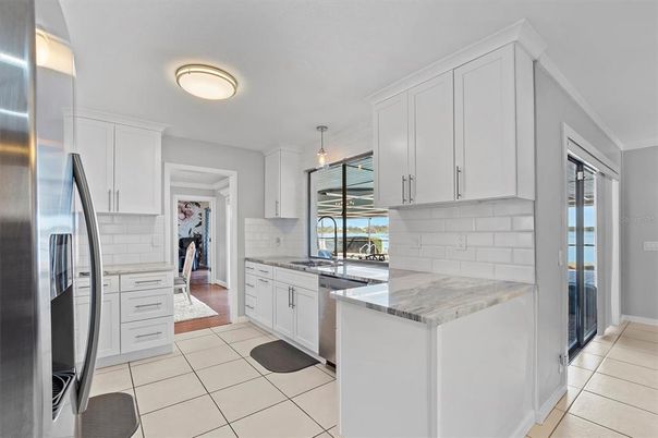 Interior, Kitchen, Pendant Lights, Stainless Steel Appliances