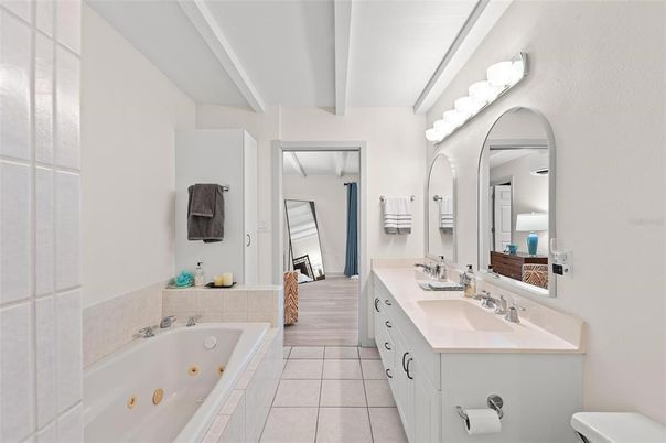 Bathroom, Dual Sink Vanities, Interior