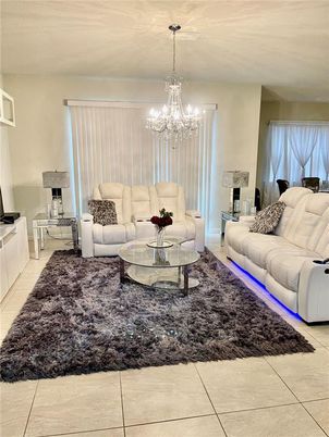 Chandelier, Interior, Living room
