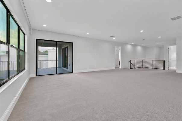 Empty room, Interior, Recessed Lighting