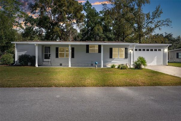 Attached, Exterior, Facade, Ranch