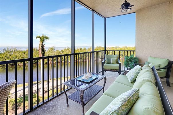 Interior, Living room, Sun Room, Water
