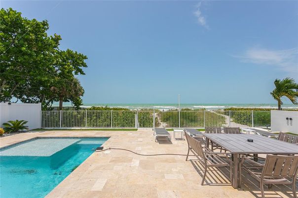 Exterior, Pool, Water