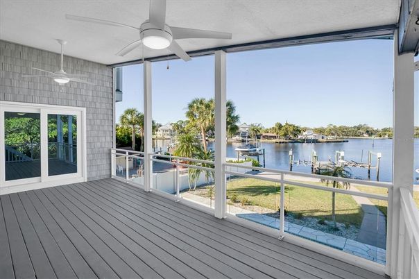 Interior, Sun Room, Water