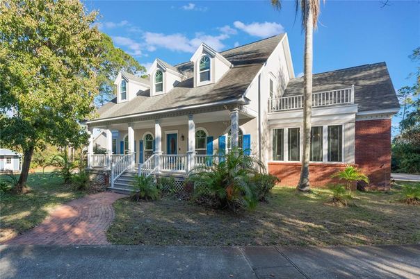 Exterior, Facade, Brick Facade, Cape Cod