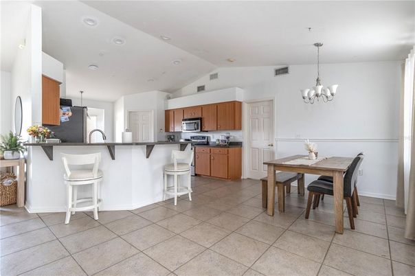 Chandelier, Dining room, Interior, Kitchen, Recessed Lighting, Stainless Steel Appliances