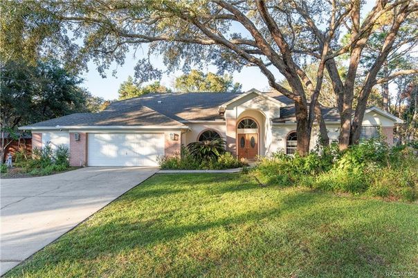 Attached, Exterior, Facade, Ranch