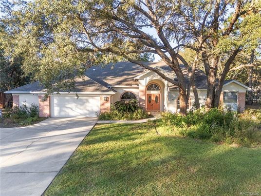 Attached, Exterior, Facade, Ranch